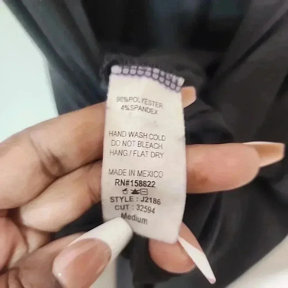 Fashion Nova Bell bottom jumpsuit. Size Medium - Picture 6 of 6